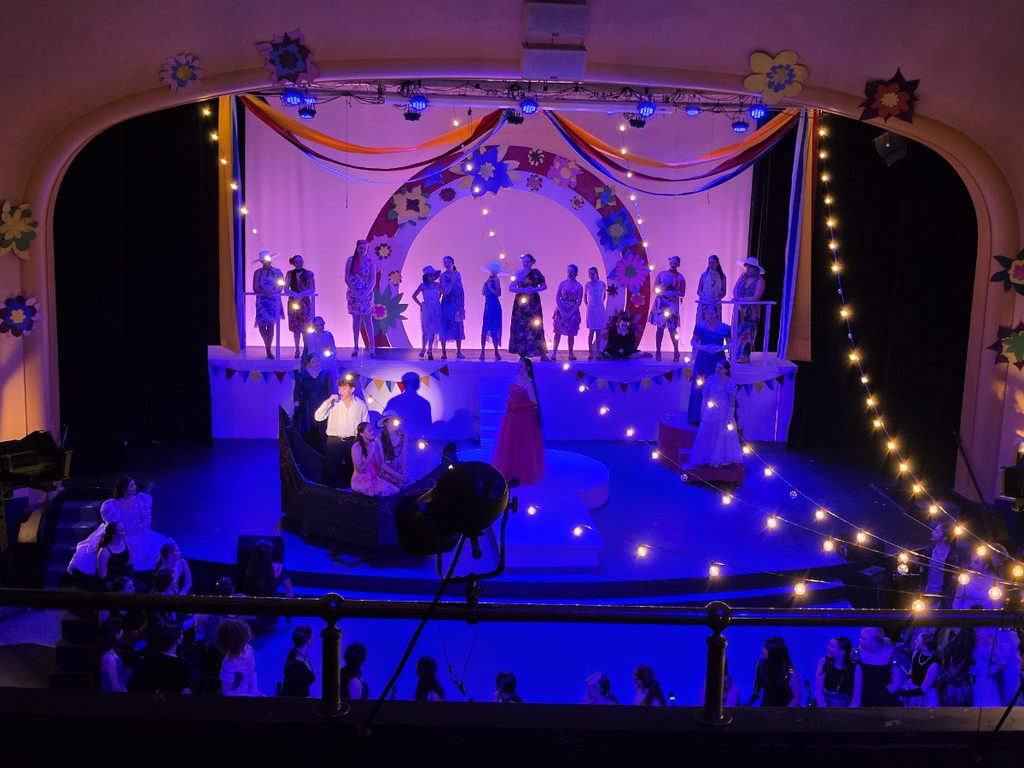 Scene from "Cabaret 43: Dancing in the street!"
